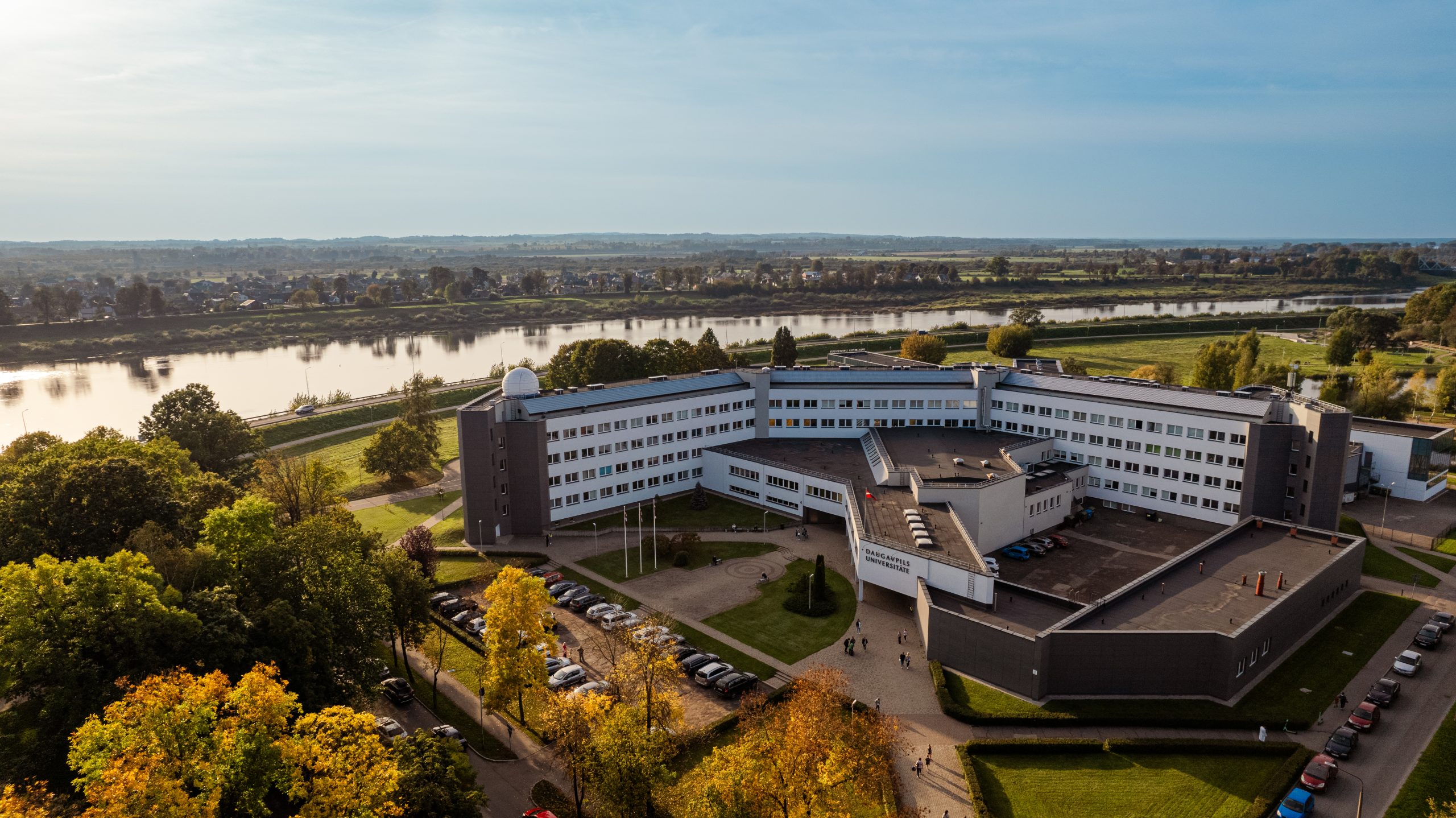 منحة جامعة دوغافبيلس