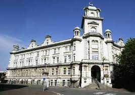 منحة جامعة بورتسموث في المملكة المتحدة